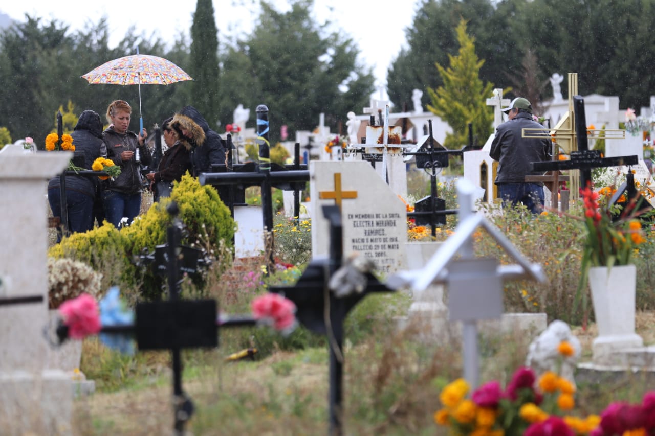 Celbración de Día de Muertos en el Panteón Municipal de Pachuca. (Jorge Sánchez)