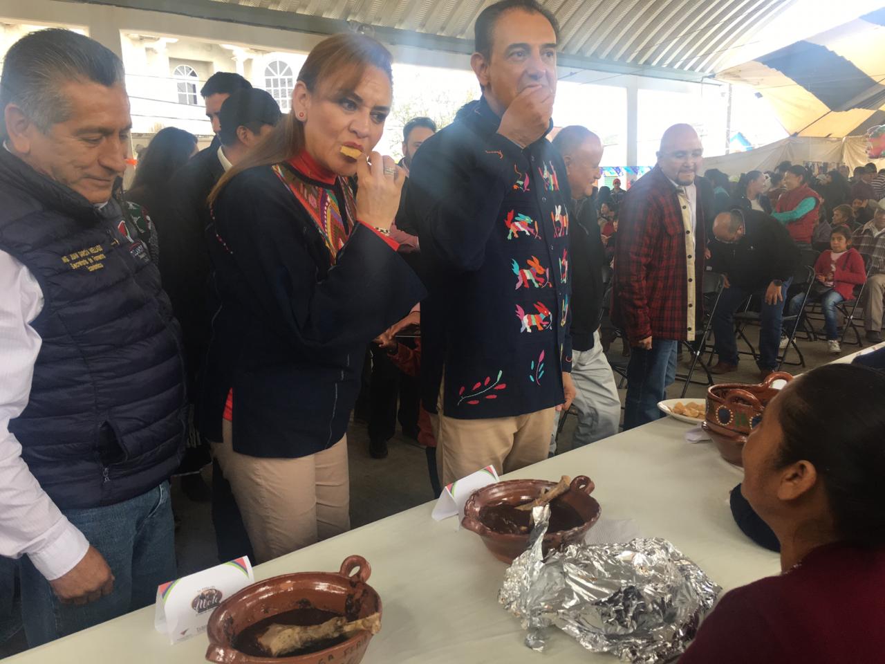Celebran otra edición más de la Feria del Mole. (Cortesía)
