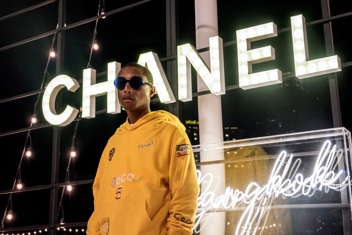 La colección diseñada por Pharrell Williams se venderá en marzo de 2019. (Twitter: @chanel)