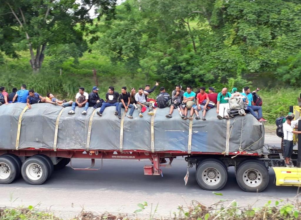 Los migrantes llegaron abordo de un tráiler. (Isabel Zamudio)