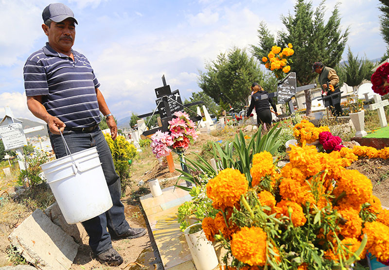 En Tlaxcoapan el cementerio con mayor afluencia es el situado en la cabecera municipal. (Jorge Sánchez)