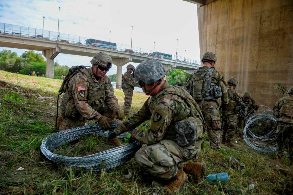 El Pentágono autorizó el envío de 5 mil 239 soldados activos a la frontera, para un período de 45 días. AFP