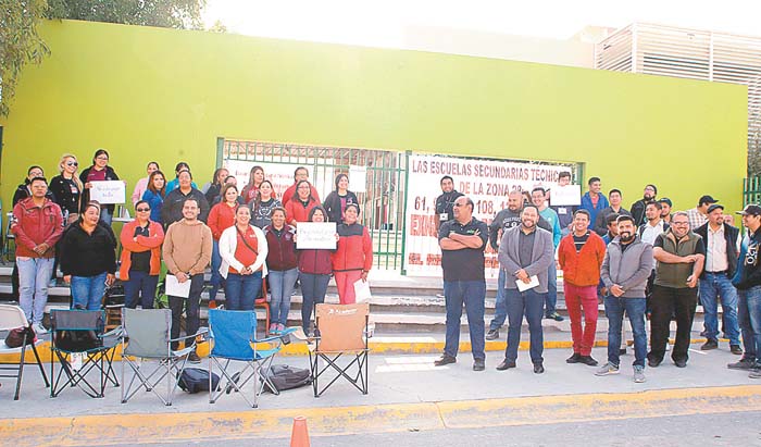 Más de 30 planteles se han ido al paro por la situación.  Roberto Alanís