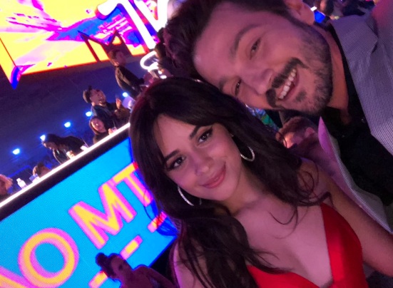 Diego Luna y Camila Cabello en los MTV EMA´s (Foto: Instagram)