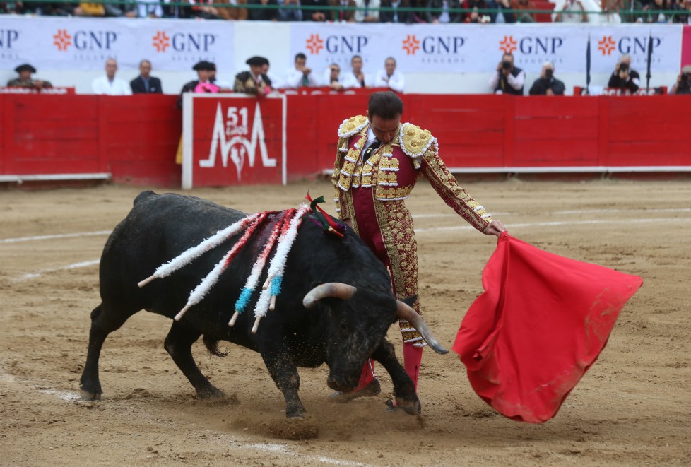Enrique Ponce dio series de gran templanza y limpieza que se le aplaudieron con fuerza. (Fernando Carranza)