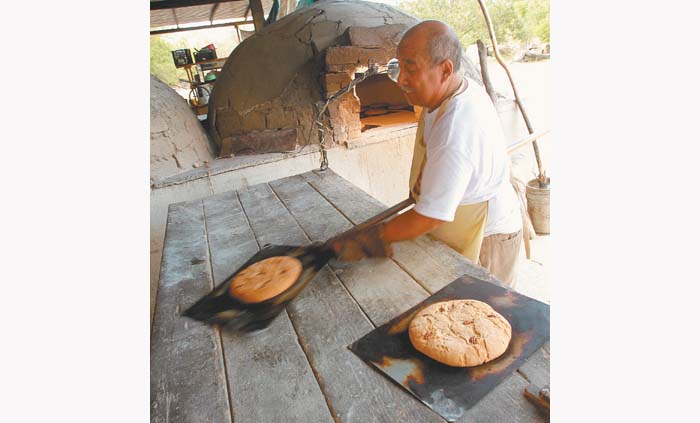 Hay de nuez o chorrada con piloncillo. Archivo