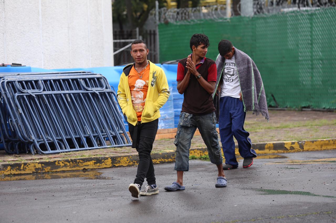 Los migrantes hondureños fueron recibidos por autoridades capitalinas.| Nelly Salas