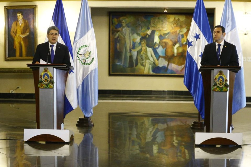Juan Orlando Hernández y Jimmy Morales se reunieron en Tegucigalpa. (@JuanOrlandoH)