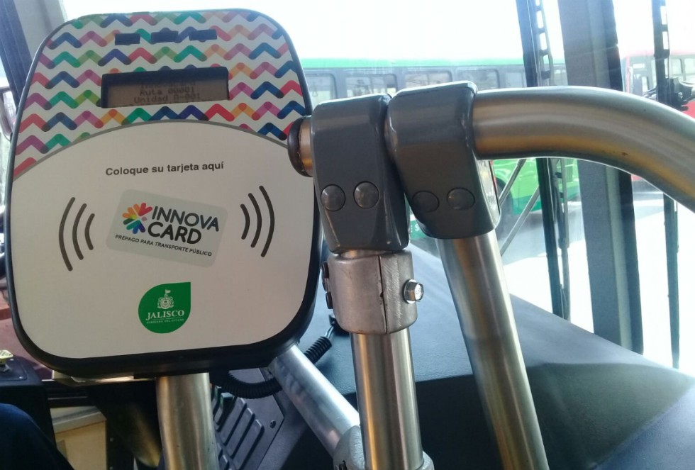 Se prevé que en el 100 por ciento de unidades del transporte público funcionen lectores de InnovaCard este 15 de noviembre. (Cortesía)