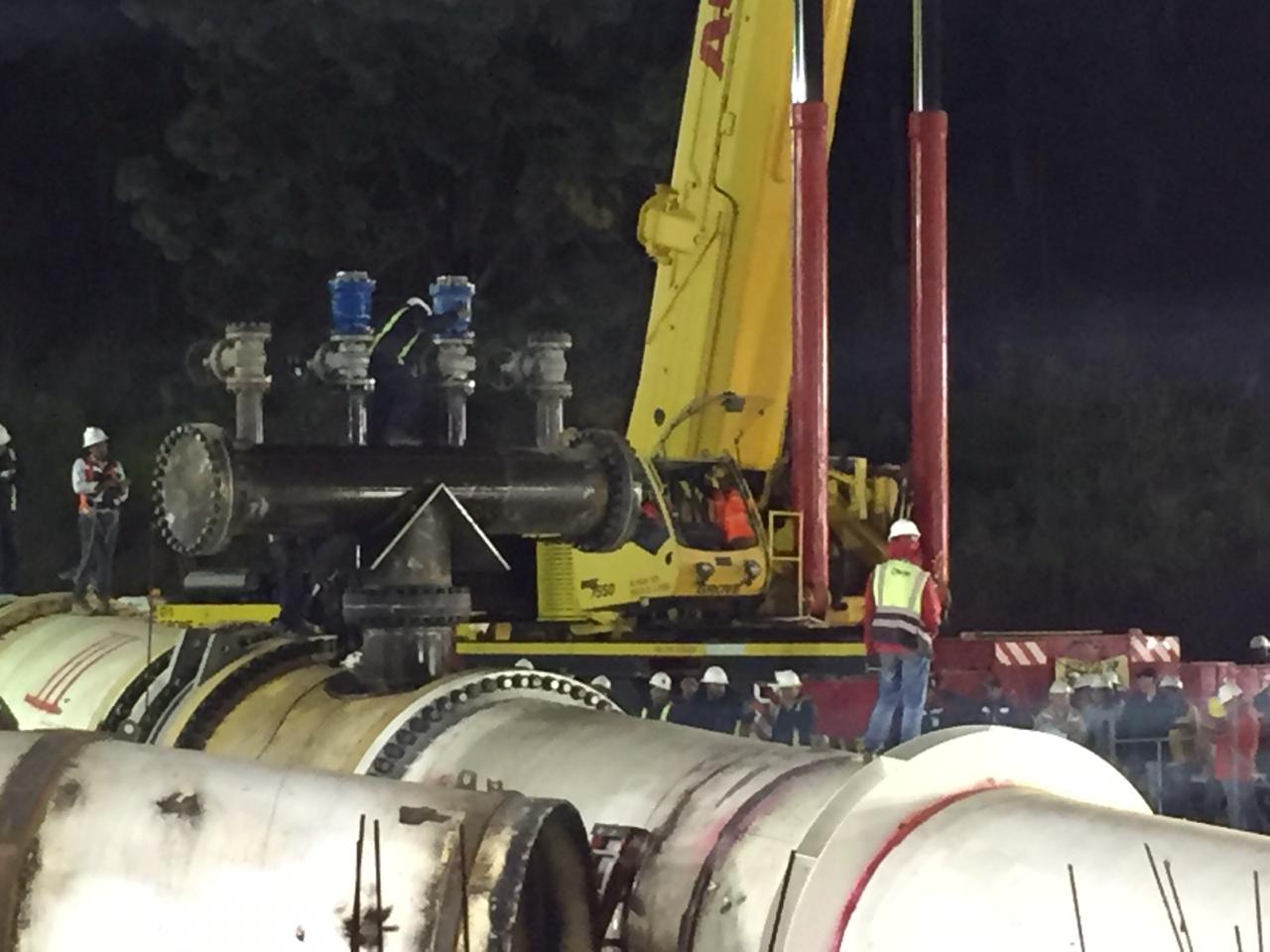 A las 19 horas se abrió la válvula de tanques de aguas claras, para bajar el agua hacia la planta de bombeo.