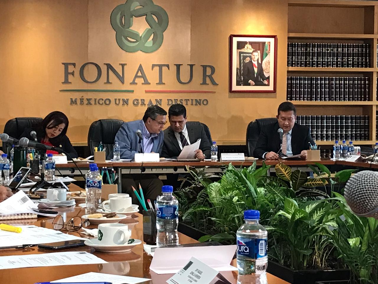 Luis Alegre Salazar se reunió con integrantes de Fonatur para coordinar trabajos. (Especial)