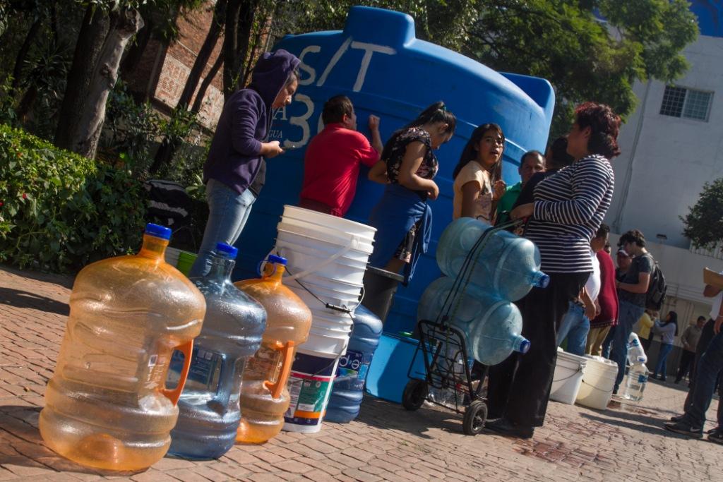 Los tinacos podrían reutilizarse para la captación de agua de lluvia. (Cuartoscuro)