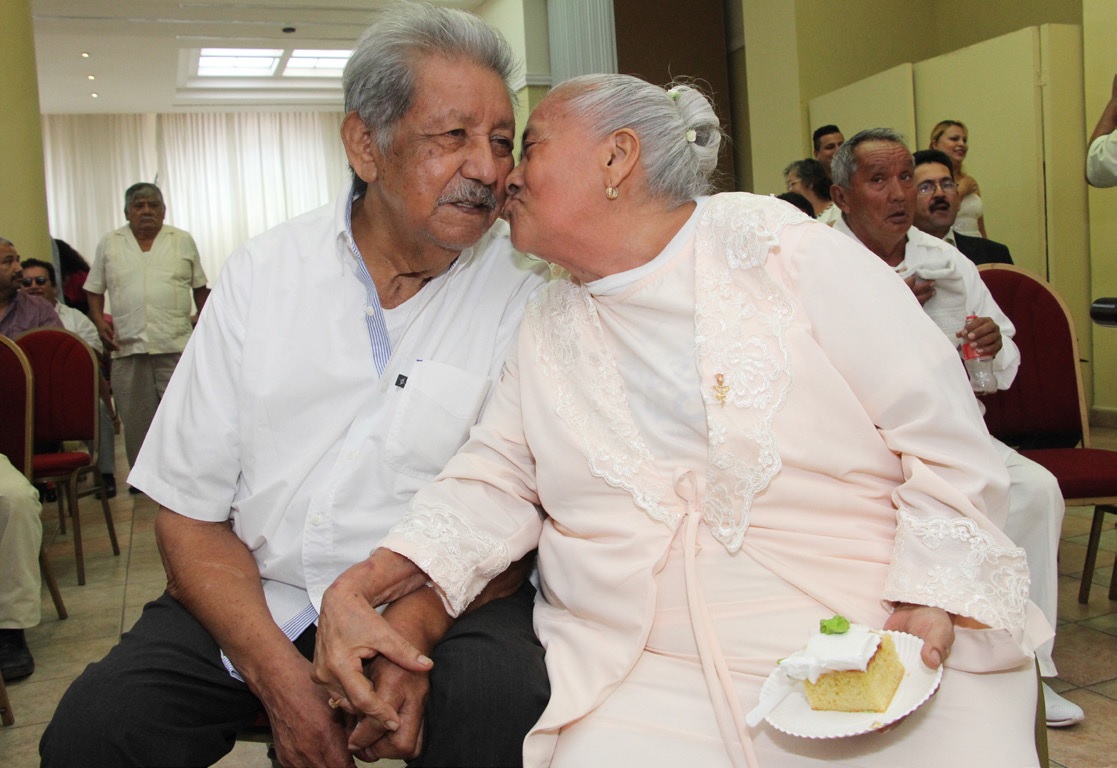 Y los declararon marido y mujer. (José Luis Tapia).