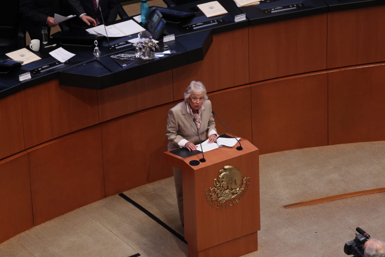 Olga Sánchez Cordero hace uso de la palabra en el Senado (Omar Franco)
