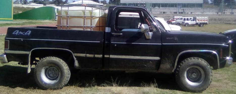 En total se aseguraron 2 mil 400 litros de hidrocarburo robado (Especial)