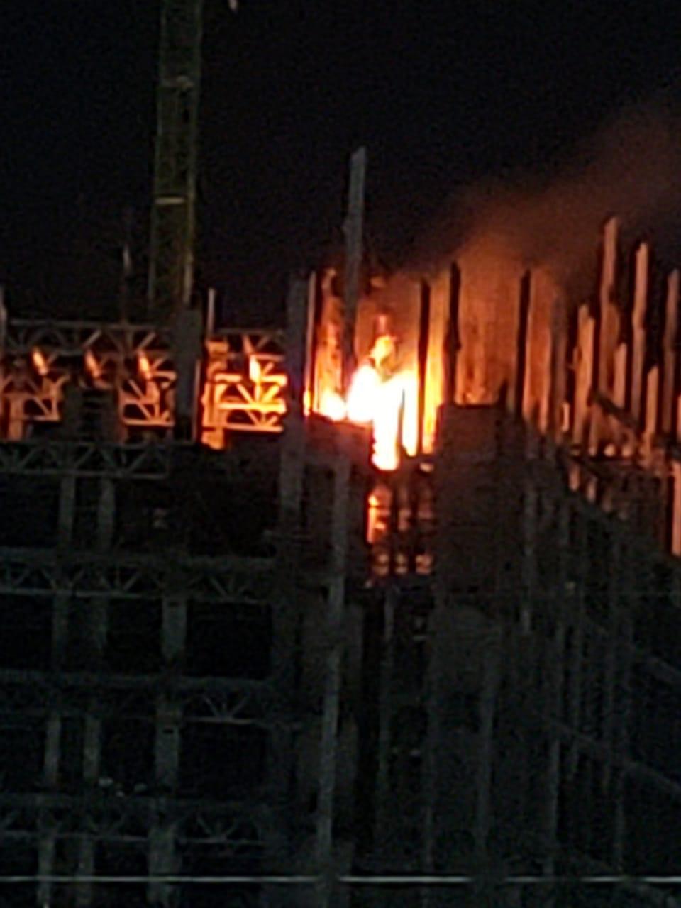 El incendio se presentó en la torre de rectoría al interior de ciudad universitaria (Especial)