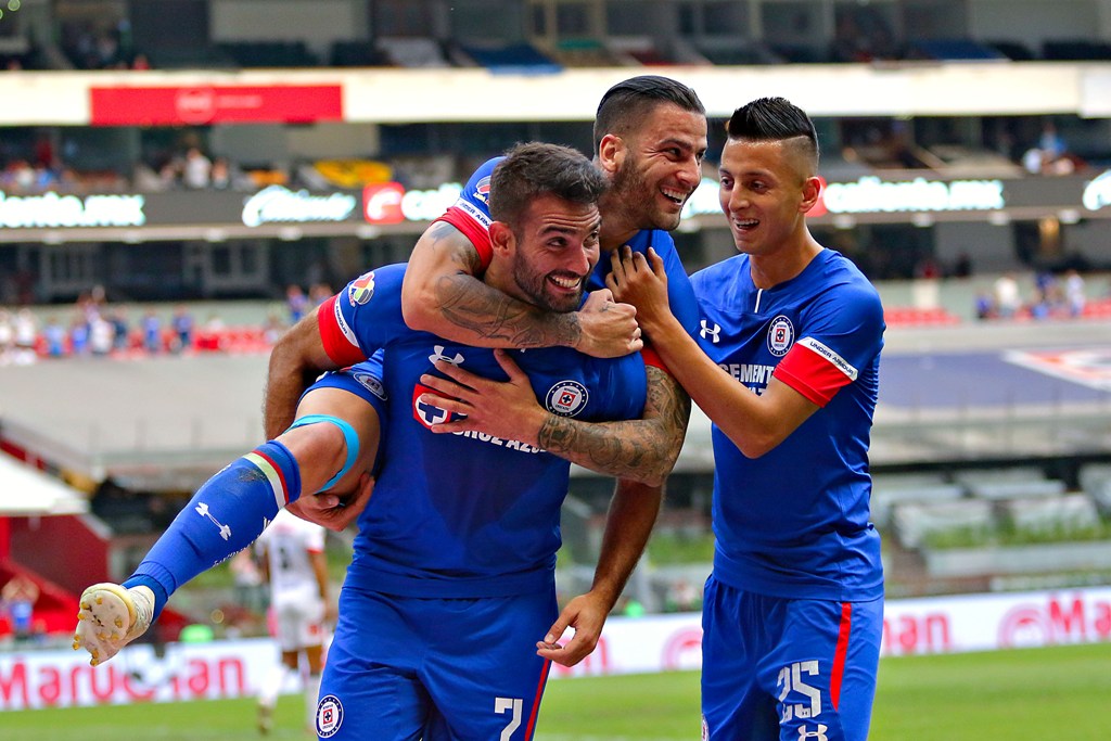 Jugadores de Cruz Azul en festejo de gol (Imago7)