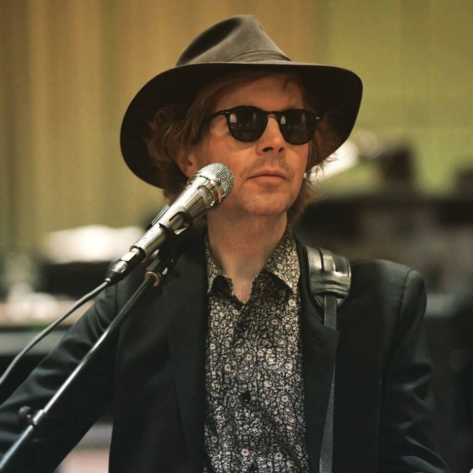 Beck dio a conocer la noticia en redes sociales. (Foto: Facebook)