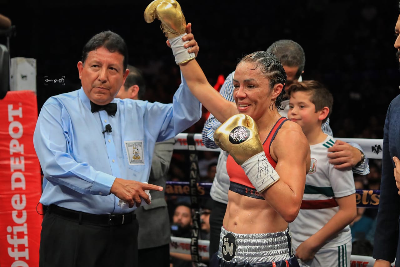 Jackie Nava noquea y es nueva campeona mundial de AMB (Zanfer)