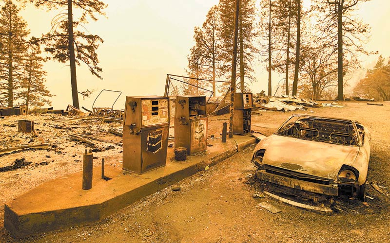 ‘Camp fire’ y ‘Woolsey fire’  avanzan a gran velocidad. (Foto: Josh Edelson. AP)