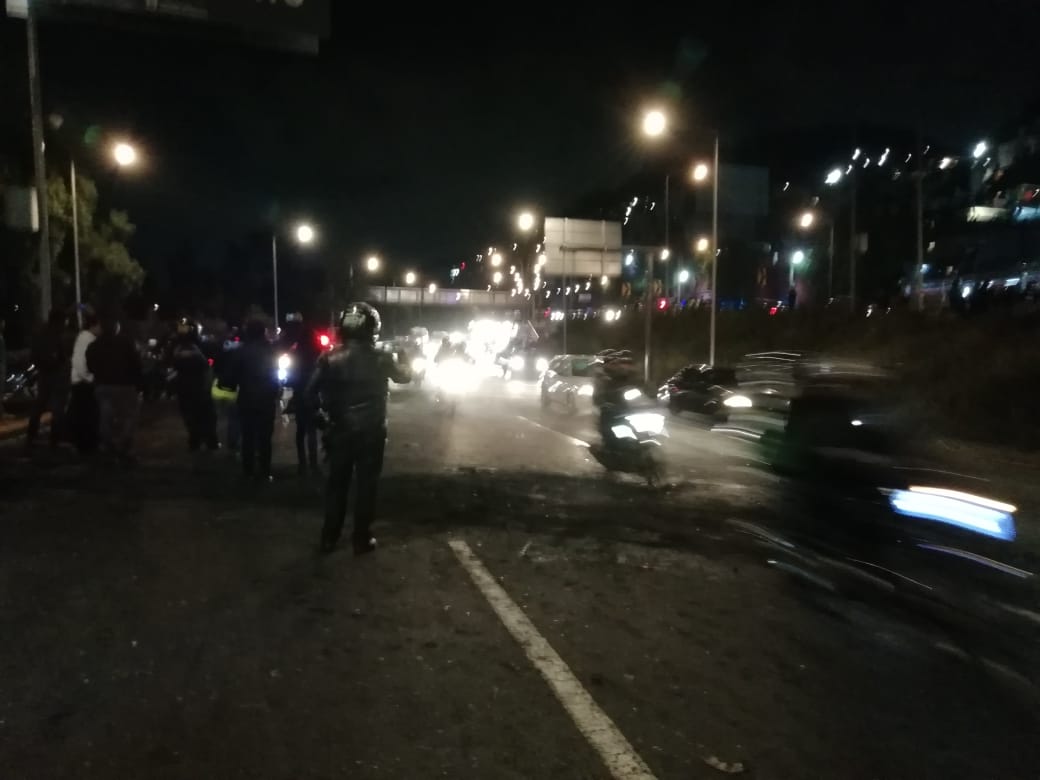 Luego de casi 20 horas de bloqueo los autos ya circulan sobre la México-Pachuca.