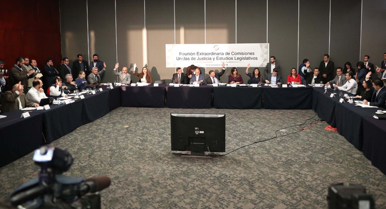 La oposición acusó que no habrá autonomía del fiscal, ya que podrá ser nombrado y removido por el Presidente. (@senadomexicano)
