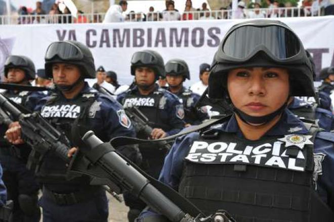 Policías.
