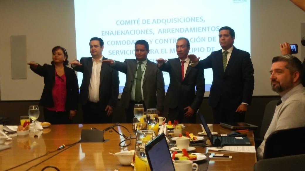 Toman protesta integrantes del Consejo del Comité de Adquisiciones