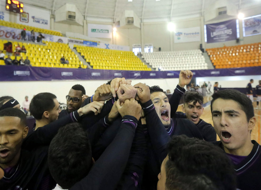 Laguneros enfrentan a Santos de San Luis esta noche en el Auditorio Municipal. (Saúl González)
