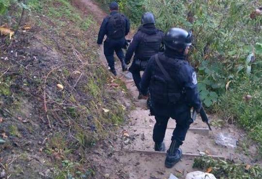 Uno de los cuerpos fue hallado al fondo de una barranca. (CCG)