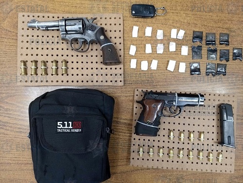 Armas y presunta droga. (Especial)