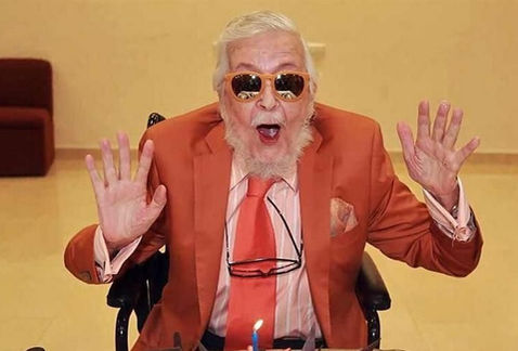 Con su barba blanca y sus sacos de colores, calcetas rojas o corbata amarilla, Fernando del Paso nunca pasaba inadvertido.