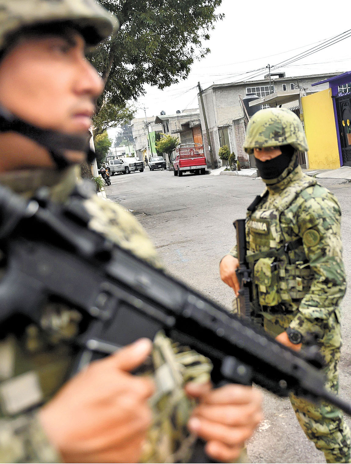 La fracción VI del artículo 89 constitucional faculta al Ejecutivo federal para disponer de la totalidad de la fuerza armada permanente. (Especial)