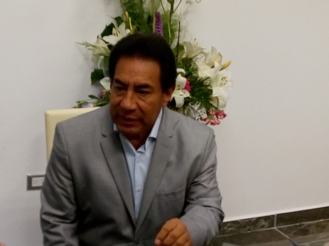El diputado Víctor Báez López, cerró la posibilidad de que se reduzcan el salario como lo pregonaron en campaña. (Adolfo Tenahua)