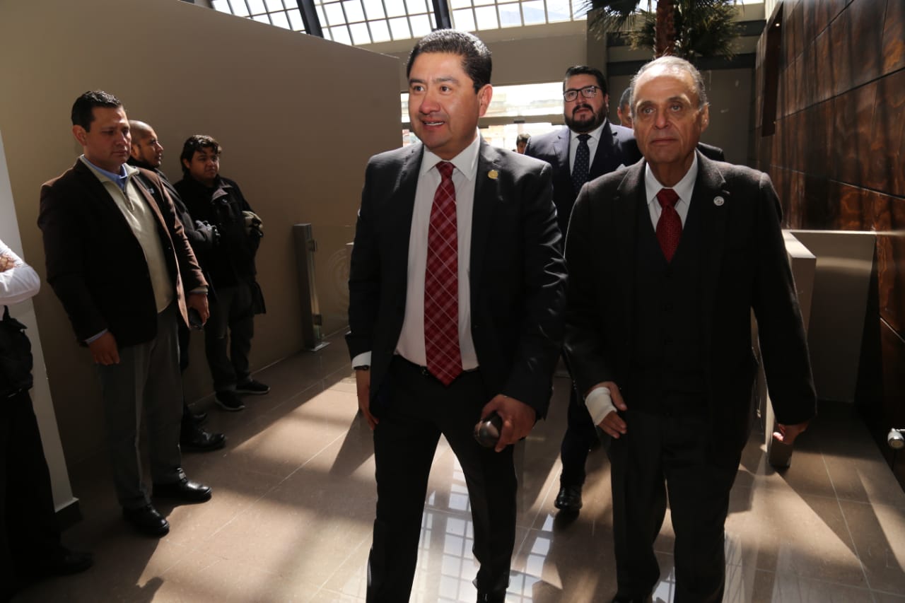 Marco Antonio Escamilla Acosta, secretario de Salud de Hidalgo, compareció ante los diputados locales (Jorge Sánchez)