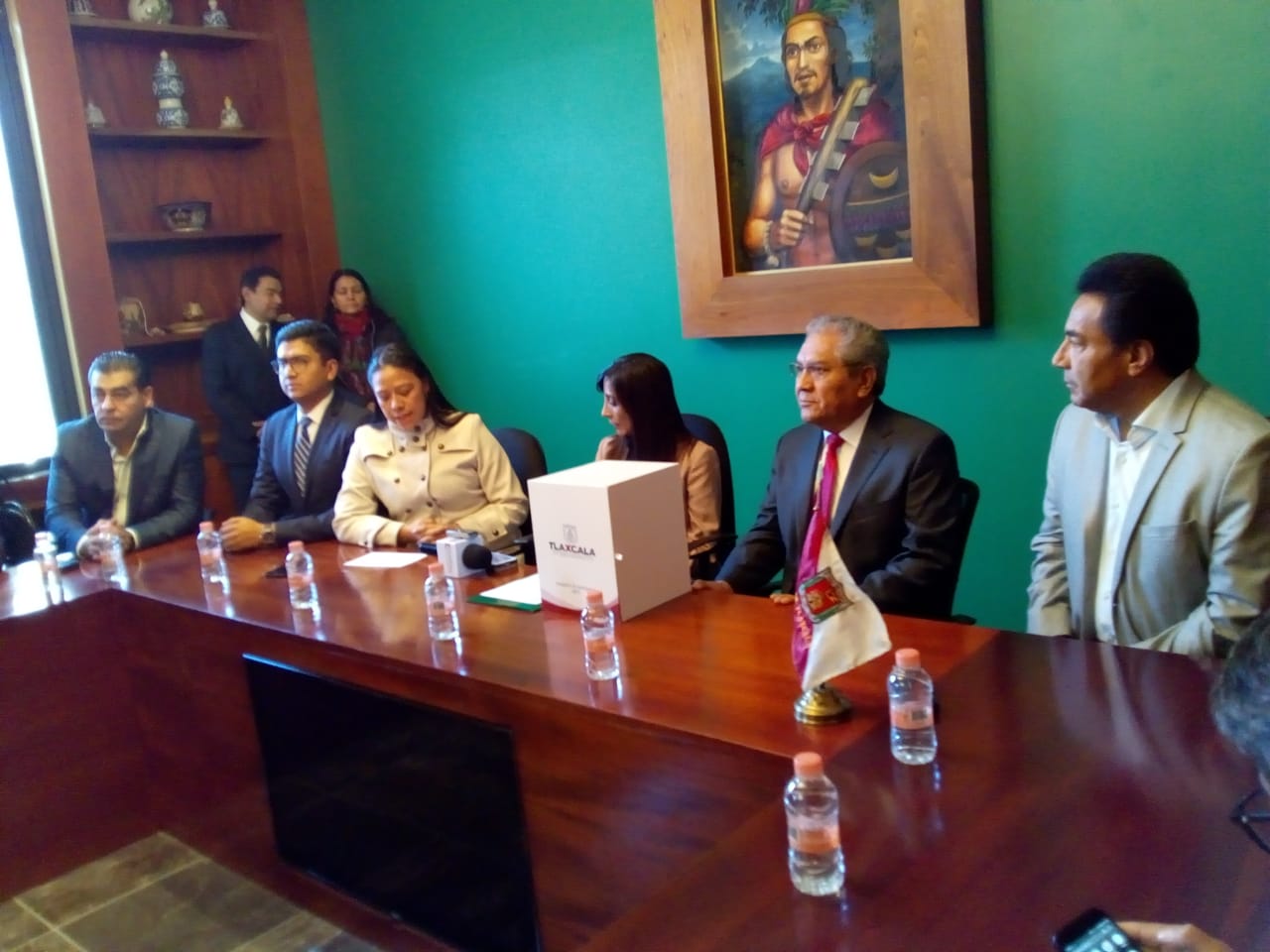 La titular de la Secretaria de Planeación y Finanzas del Ejecutivo Local, Alejandra Nande Islas, entregó al Poder Legislativo el Paquete Económico 201