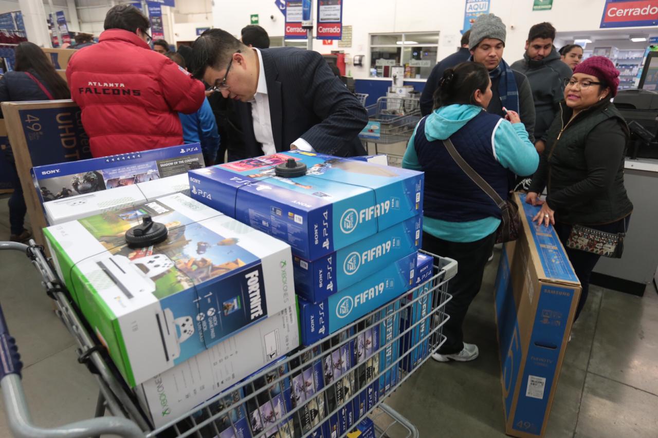 Comienza el Buen Fin en Sam’s Club Universidad. (Foto: Jesús Quintanar)
