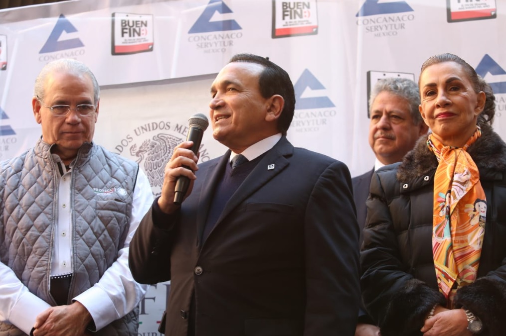 Dan banderazo del Buen Fin 2018 (Foto: @Concanaco)
