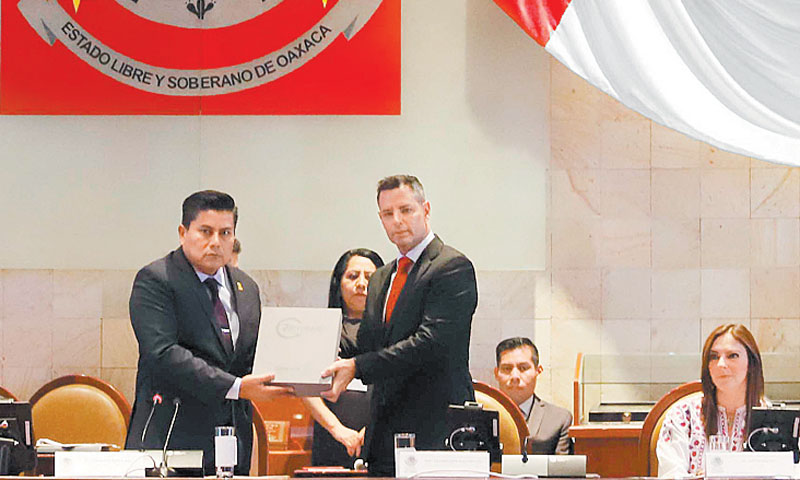 El gobernador rindió su segundo Informe. (Especial)