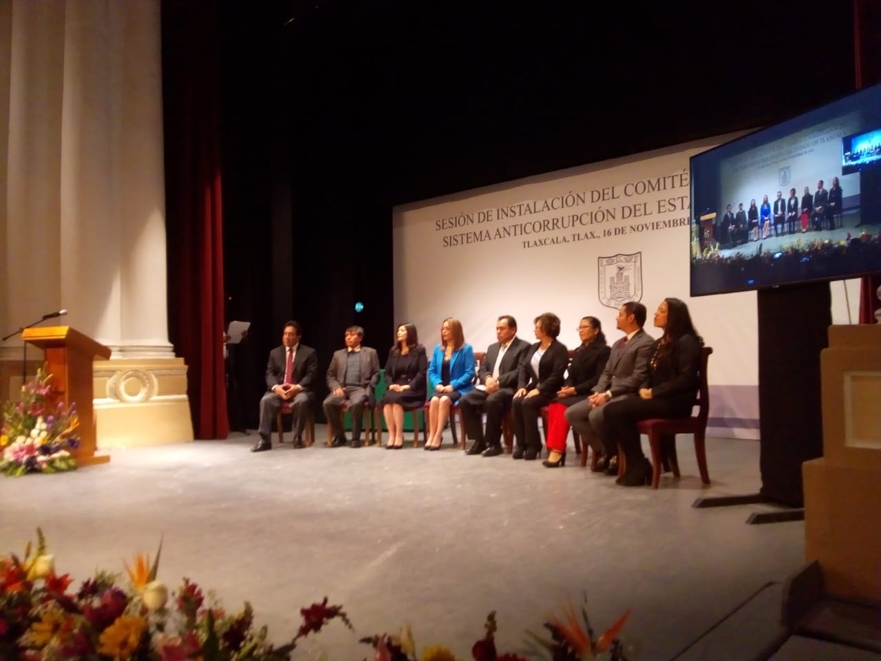 Integrantes del Comité Coordinador del Sistema Anticorrupción del Estado de Tlaxcala tomaron protesta durante una sesión instalada en el teatro Xicoté