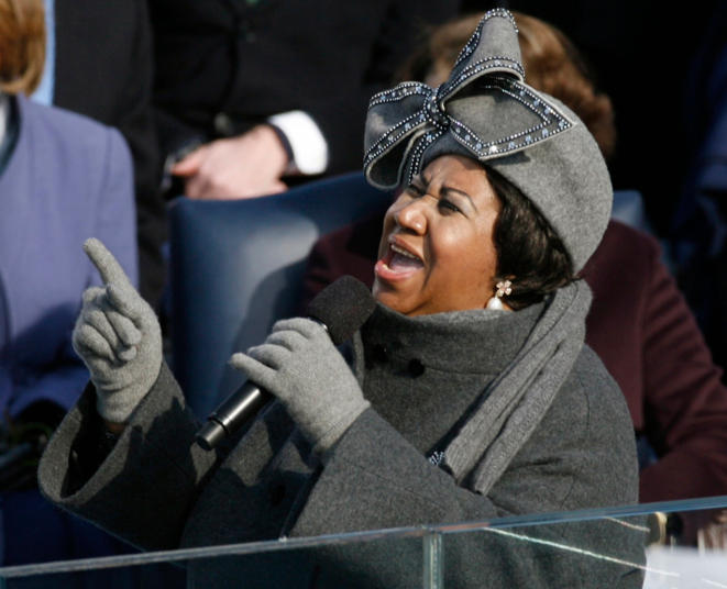 Aretha Franklin en la toma de protesta de Obama como presidente, en 2009. (Reuters)