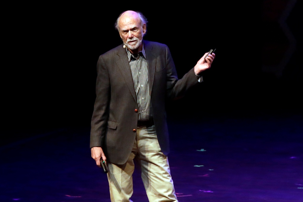 Barry Barish ¿Cómo empezó todo? en el segundo día de actividades la Ciudad de las Ideas. (Agencia Enfoque)