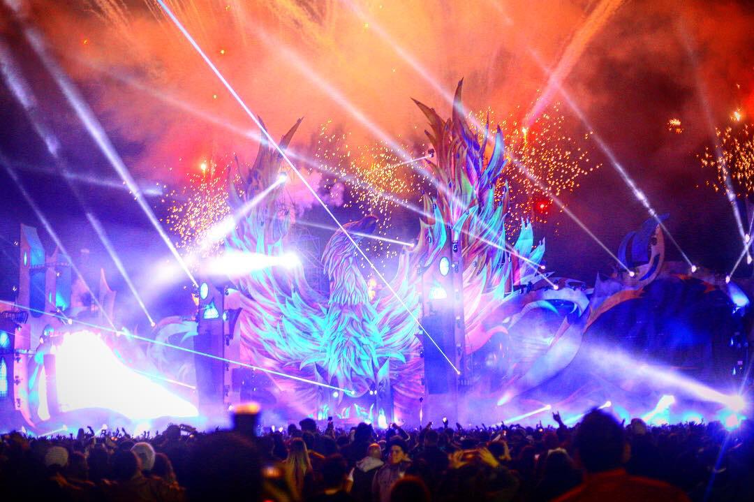 La pirotecnia se hizo presente en cada escenario del Dreamfields (Cortesía Francisco Martínez)