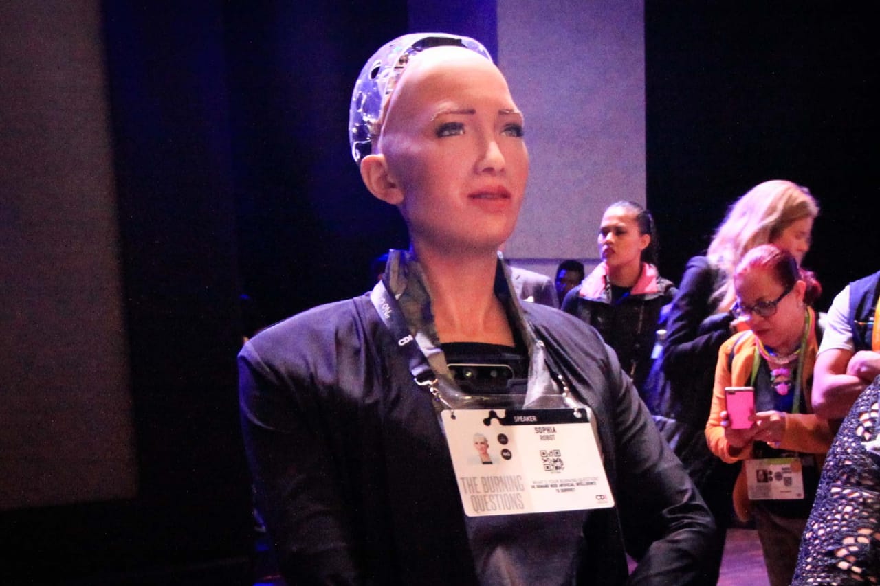 Sophia, el desarrollo tecnológico humanoide con inteligencia artificial más avanzado, (Miguel Romero)