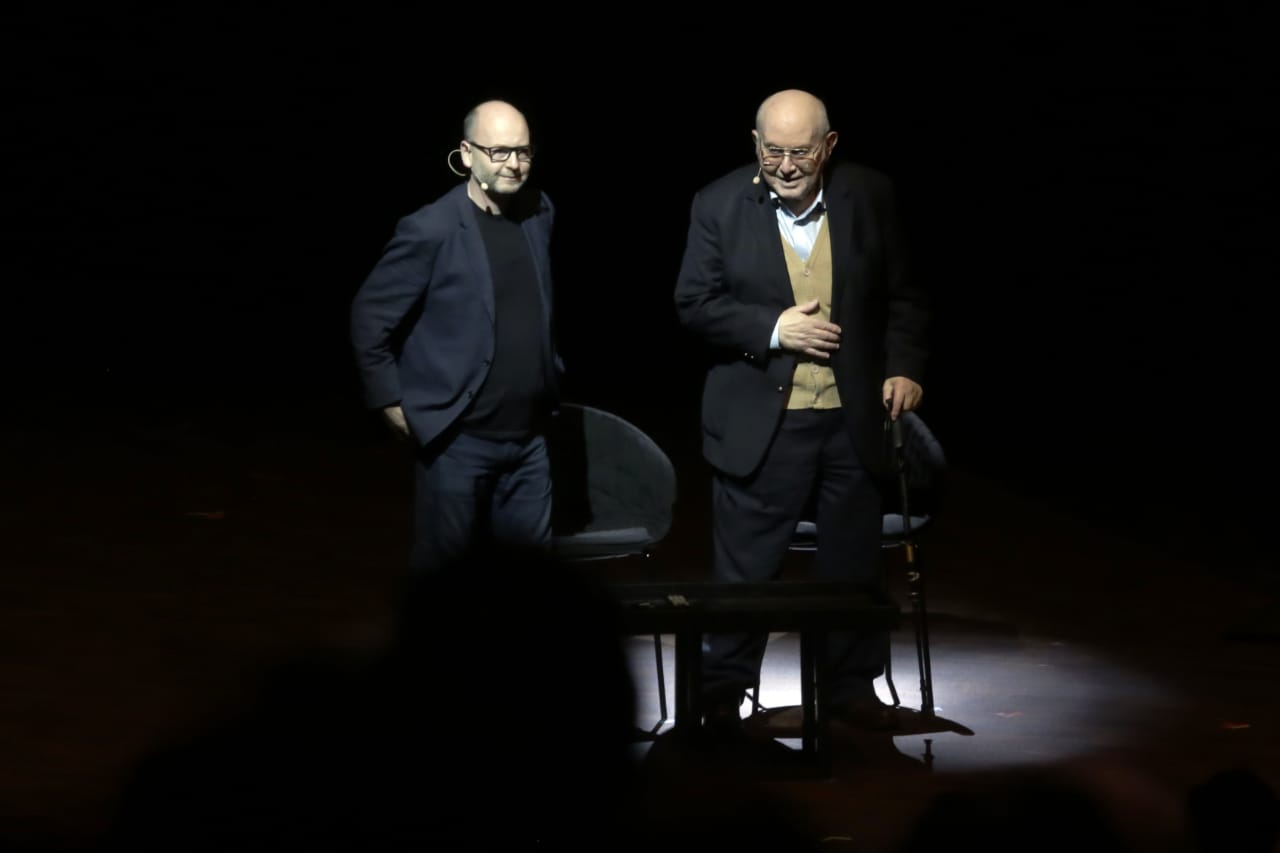 Stephen D. Smith con la ponencia ¿Cómo mantenemos nuestras historias vivas?, en el segundo día de actividades la Ciudad de las Ideas. (Agencia Enfoque