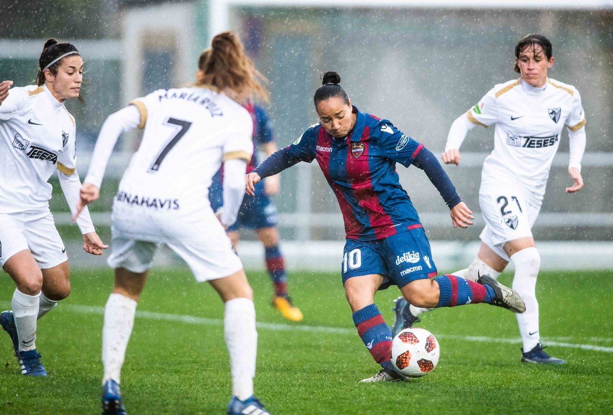 Charlyn Corral marcó tres goles en la goleada del Levante sobre el Málaga (Twitter @LUDfemenino)