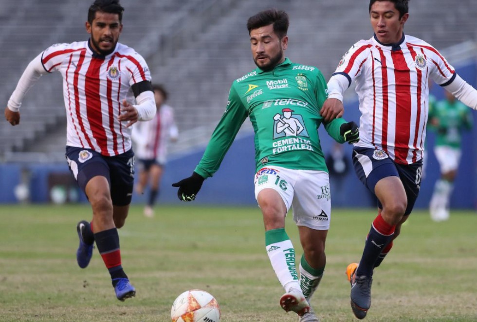 Chivas cayó 3-0 ante León en Estados Unidos. (Cortesía)
