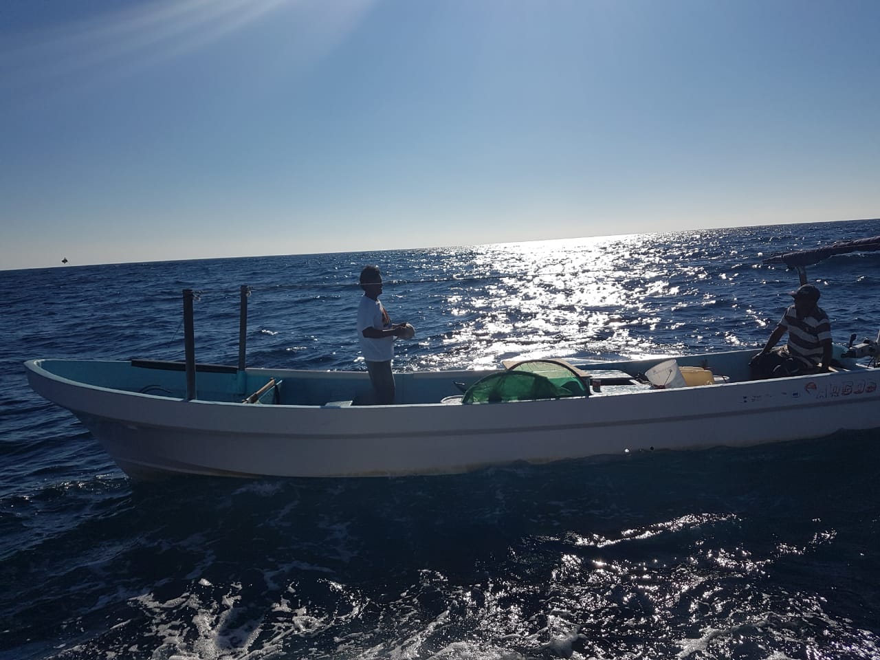 Los pescadores de 20 y 32 años de edad se encontraban a la deriva a 57 kilómetros de Acapulco (Especial)
