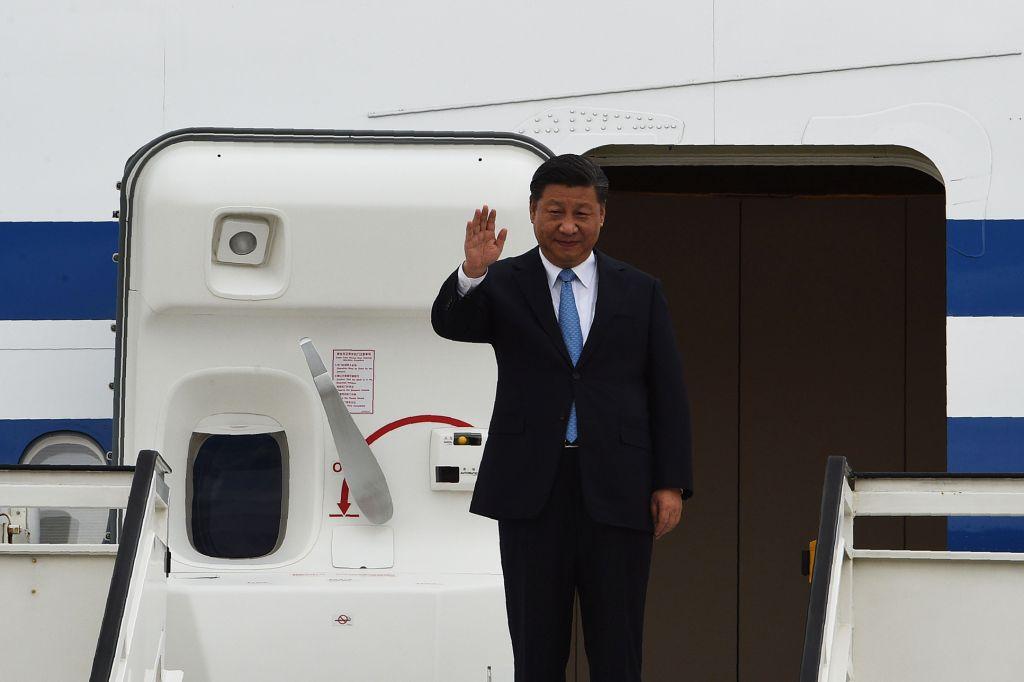 China prometió a Manila 24 mil millones de dólares en donaciones y préstamos. AFP