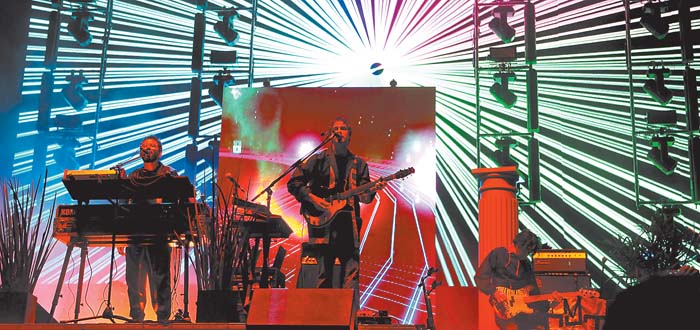 Los estadunidenses MGMT hipnotizaron a los asistentes con su música y su espectáculo visual. Édgar Negrete